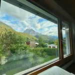 Im Chasa Stefania, Bergblicktraum Mit Garten Und Sauna Daire *